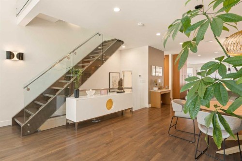 3923 15A Street Sw, Calgary, AB 