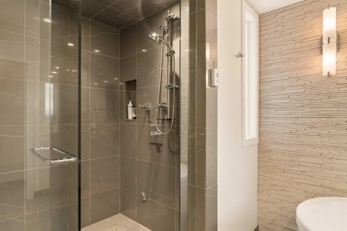3923 15A Street Sw, Calgary, AB 