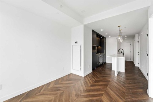 606-8445 Broadcast Avenue Sw, Calgary, AB - Indoor Photo Showing Other Room