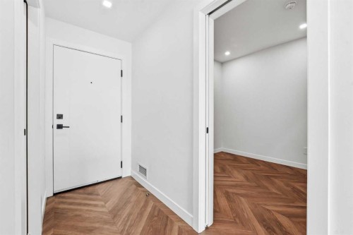 606-8445 Broadcast Avenue Sw, Calgary, AB - Indoor Photo Showing Other Room
