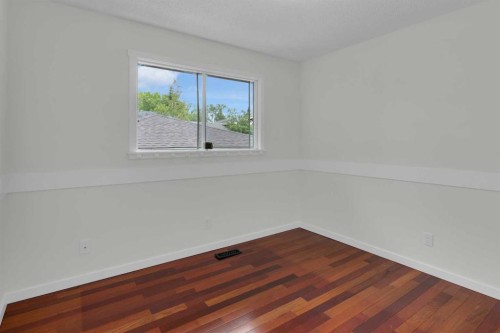 26 Edgewood Drive Nw, Calgary, AB 