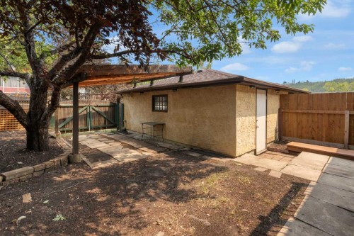 26 Edgewood Drive Nw, Calgary, AB 
