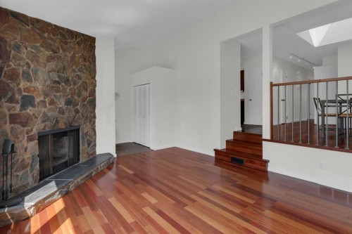 26 Edgewood Drive Nw, Calgary, AB 