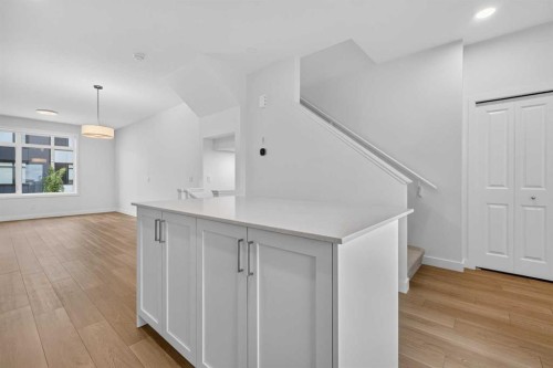8554 19 Avenue Se, Calgary, AB 