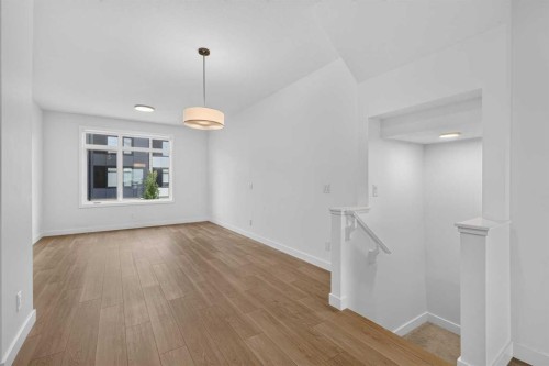 8554 19 Avenue Se, Calgary, AB 