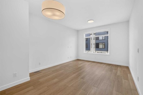 8554 19 Avenue Se, Calgary, AB 