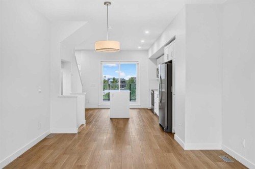 8554 19 Avenue Se, Calgary, AB 