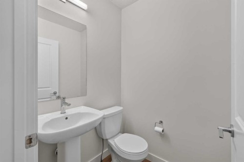 8554 19 Avenue Se, Calgary, AB 