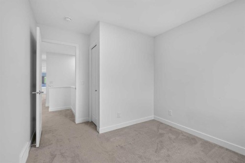 8554 19 Avenue Se, Calgary, AB 