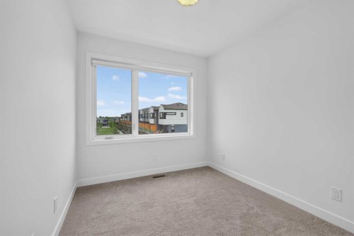 8554 19 Avenue Se, Calgary, AB 