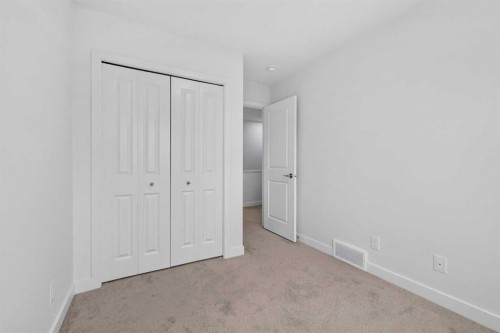 8554 19 Avenue Se, Calgary, AB 
