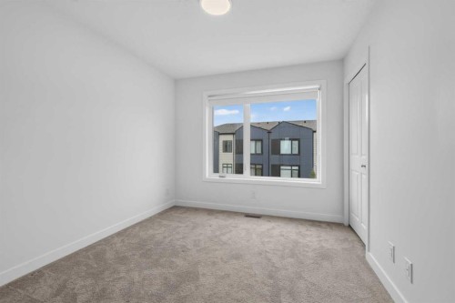8554 19 Avenue Se, Calgary, AB 