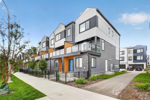 8554 19 Avenue Se, Calgary, AB 