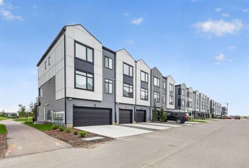 8554 19 Avenue Se, Calgary, AB 
