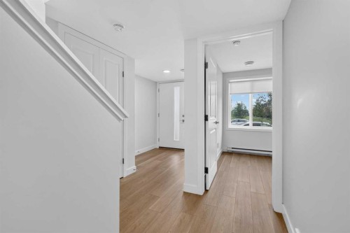 8554 19 Avenue Se, Calgary, AB 
