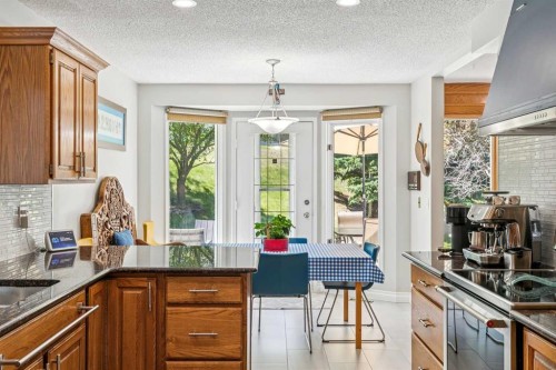 131 Shawnee Manor Sw, Calgary, AB 