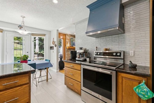131 Shawnee Manor Sw, Calgary, AB 