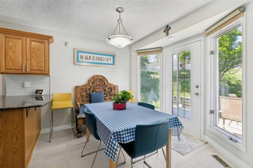 131 Shawnee Manor Sw, Calgary, AB 