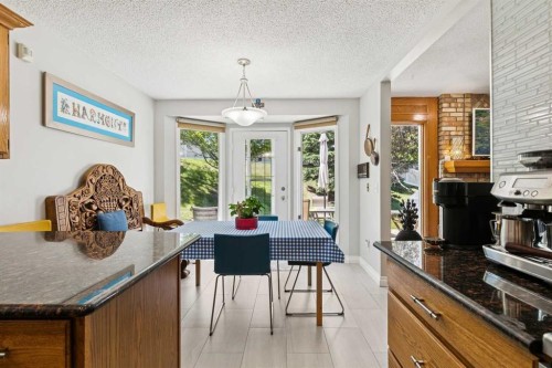 131 Shawnee Manor Sw, Calgary, AB 