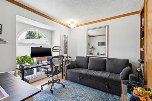 131 Shawnee Manor Sw, Calgary, AB 