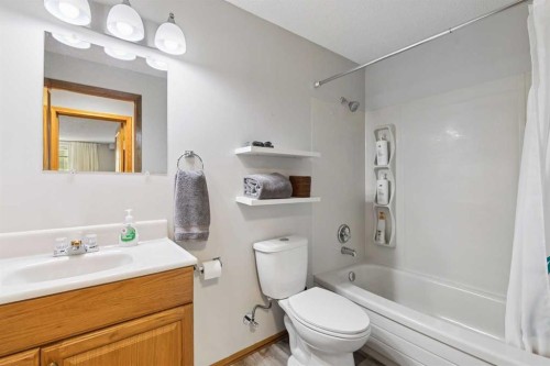 131 Shawnee Manor Sw, Calgary, AB 