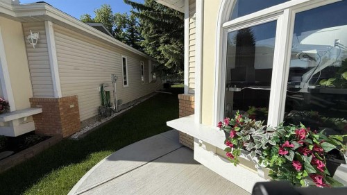 131 Shawnee Manor Sw, Calgary, AB 
