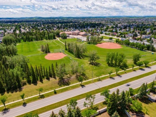131 Shawnee Manor Sw, Calgary, AB 