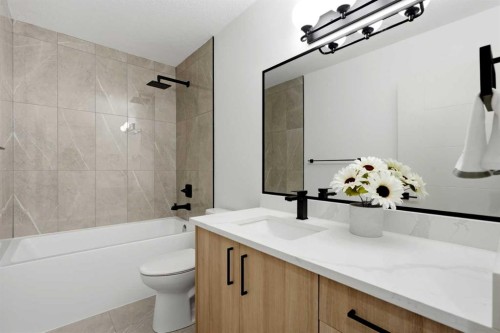 908 Stonehaven Road Sw, Calgary, AB - Indoor Photo Showing Bathroom