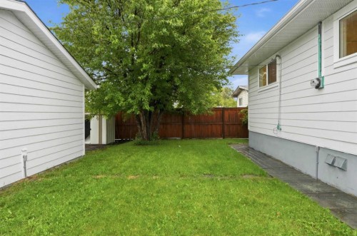908 Stonehaven Road Sw, Calgary, AB - Outdoor With Exterior