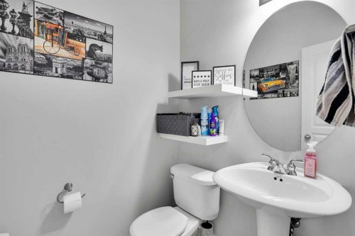 27 Brightoncrest Common Se, Calgary, AB 