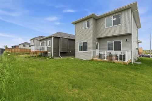 172 Lakewood Circle, Strathmore, AB 