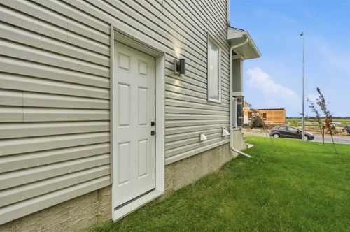 172 Lakewood Circle, Strathmore, AB 