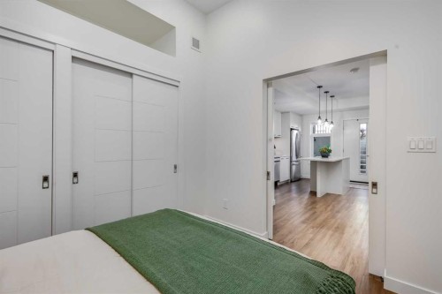 11-1709 35 Avenue Sw, Calgary, AB - Indoor