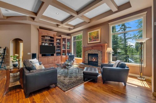 15 Discovery Valley Cove Sw, Calgary, AB 