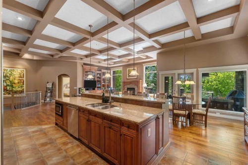 15 Discovery Valley Cove Sw, Calgary, AB 