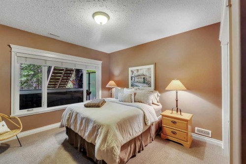 15 Discovery Valley Cove Sw, Calgary, AB 