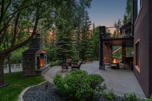 15 Discovery Valley Cove Sw, Calgary, AB 