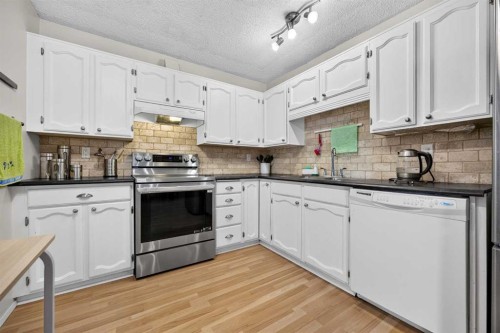 6417 26 Avenue Ne, Calgary, AB 