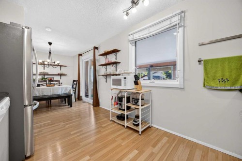 6417 26 Avenue Ne, Calgary, AB 