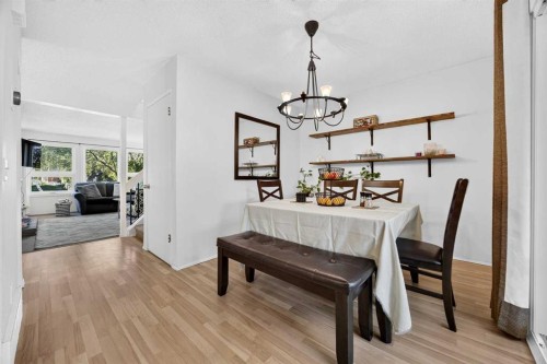 6417 26 Avenue Ne, Calgary, AB 