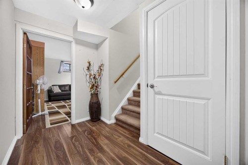 6417 26 Avenue Ne, Calgary, AB 