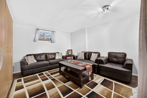 6417 26 Avenue Ne, Calgary, AB 