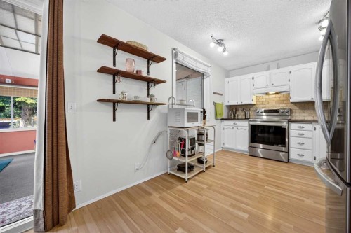 6417 26 Avenue Ne, Calgary, AB 