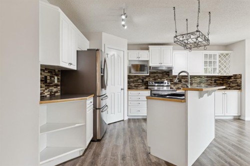 26 Spring Mews Sw, Calgary, AB 