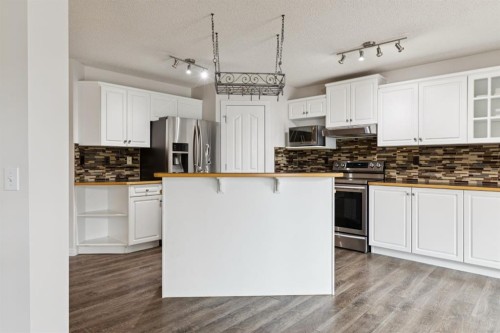 26 Spring Mews Sw, Calgary, AB 