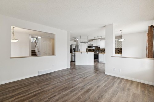 26 Spring Mews Sw, Calgary, AB 