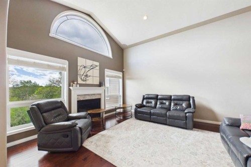 32 Lakes Close, Lacombe, AB 