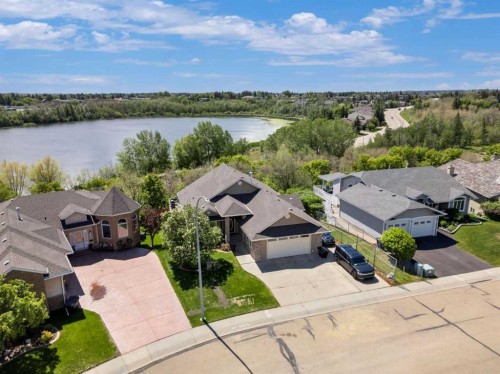32 Lakes Close, Lacombe, AB 
