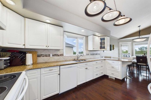 32 Lakes Close, Lacombe, AB 
