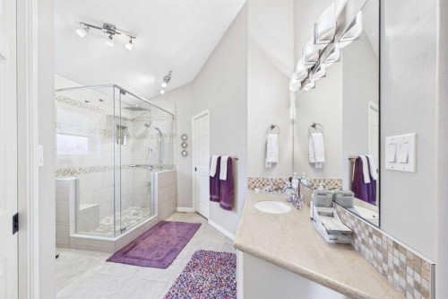 32 Lakes Close, Lacombe, AB 